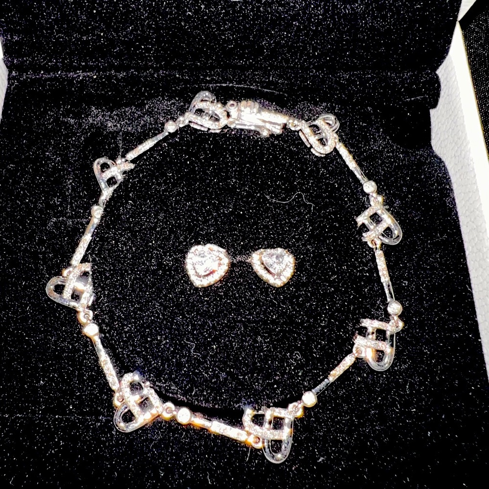 ‼️‼️Pandora Tennis Bracelet /Stud earrings‼️‼️